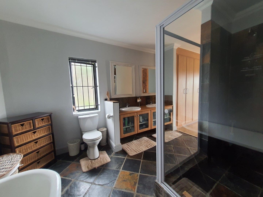 To Let 3 Bedroom Property for Rent in Oude Westhof Western Cape